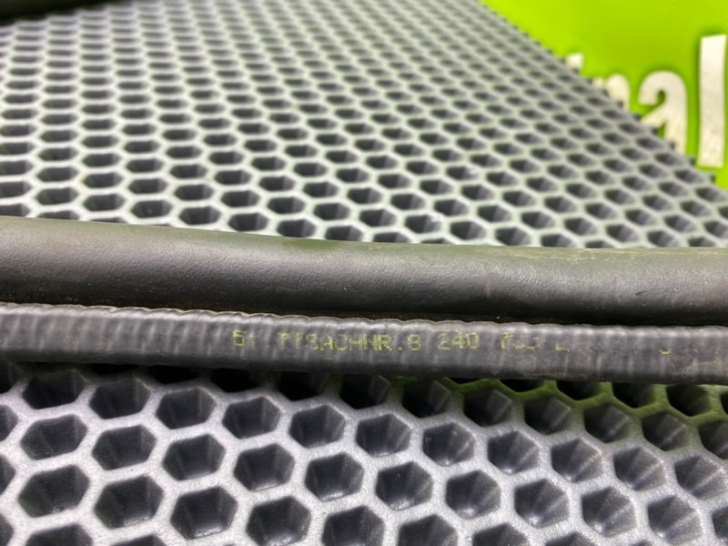 Уплотнительная резинка капота, 1400 рублей, Калининград