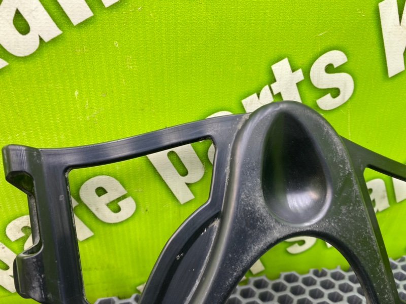 Кронштейн крыла, 1000 рублей, Калининград