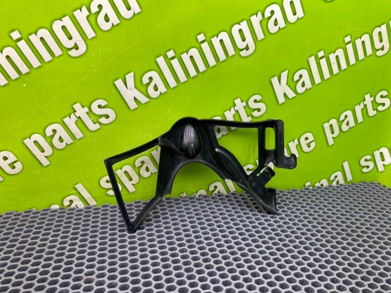 Кронштейн крыла, 1000 рублей, Калининград