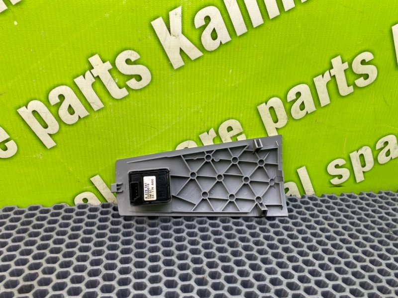 Кнопка стеклоподъемника, 1000 рублей, Калининград