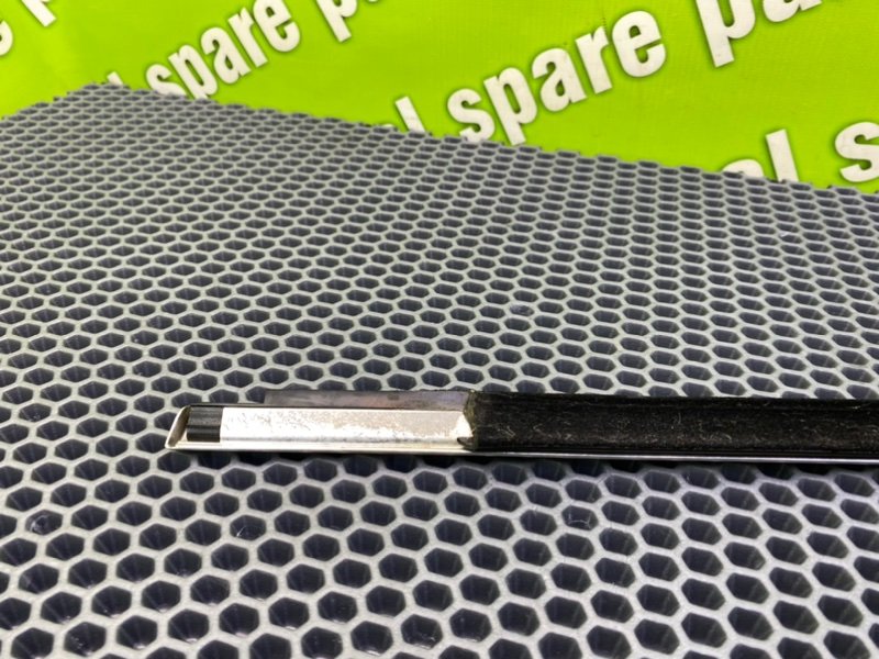 Молдинг стекла, 1000 рублей, Калининград