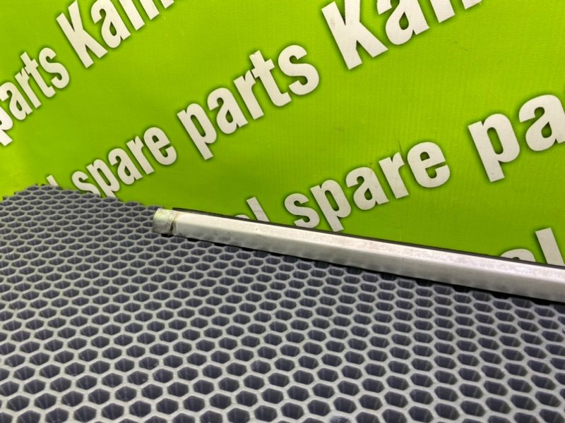 Молдинг стекла, 1000 рублей, Калининград