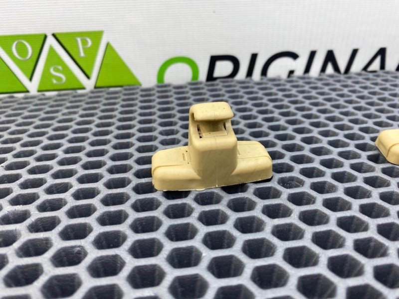 Крепление солнцезащитного козырька, 1600 рублей, Калининград