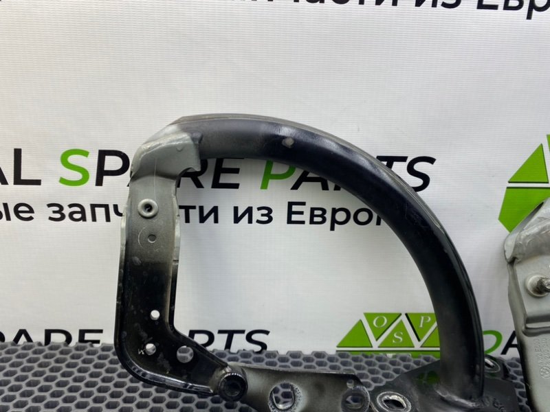 Петли багажника, 1800 рублей, Калининград