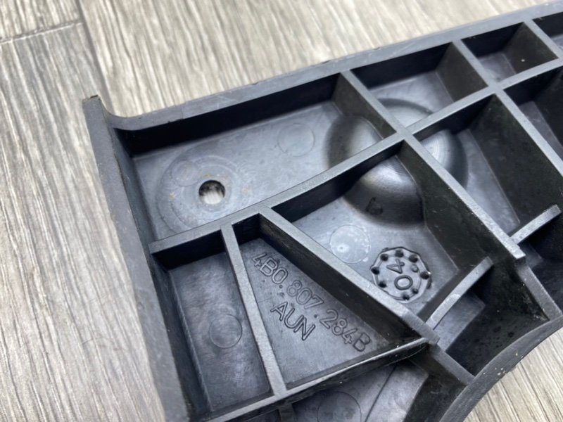 Кронштейн бампера, 1000 рублей, Калининград