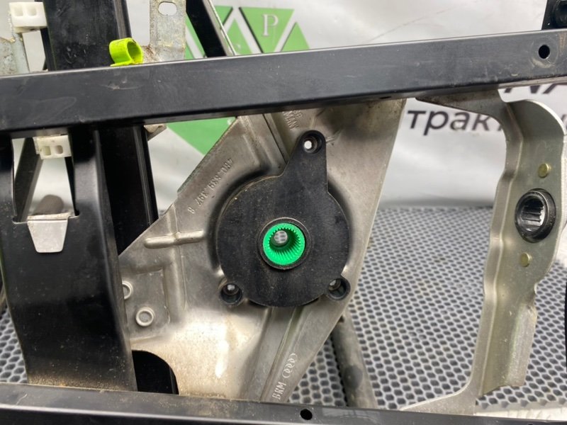 Стеклоподъемник, 1000 рублей, Калининград