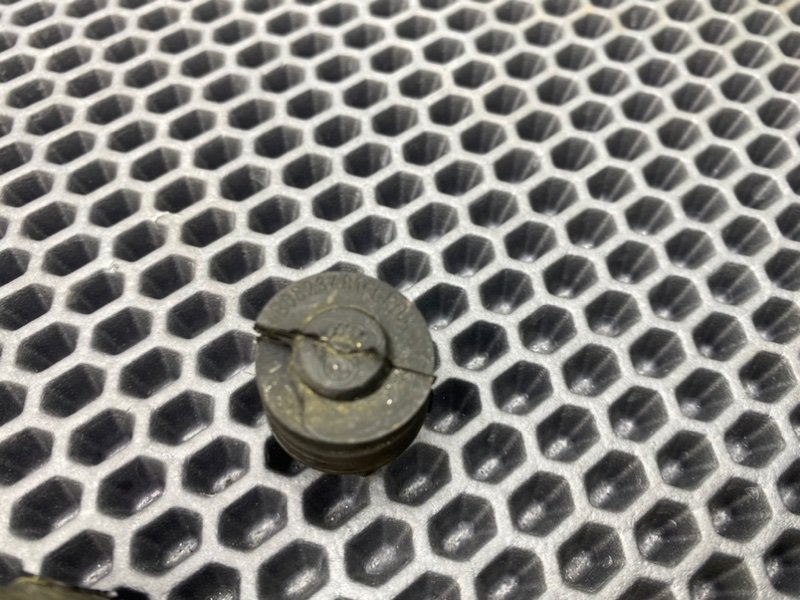 Отбойник капота, 400 рублей, Калининград