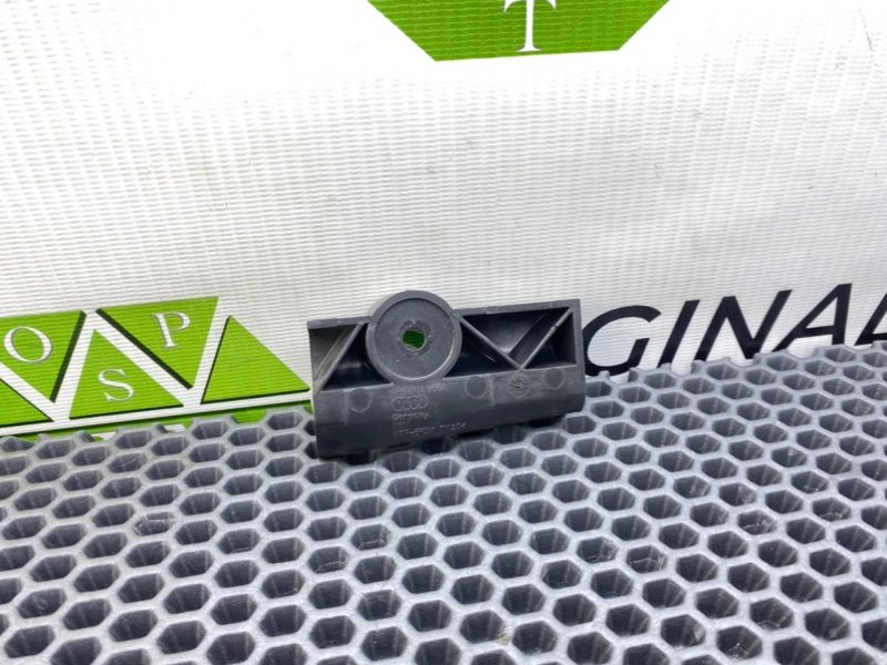 Крепление бампера, 500 рублей, Калининград