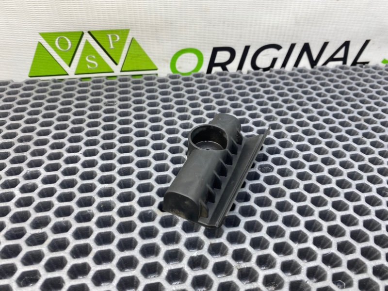 Крепление бампера, 500 рублей, Калининград