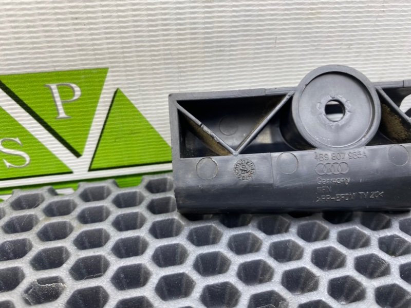 Крепление бампера, 500 рублей, Калининград