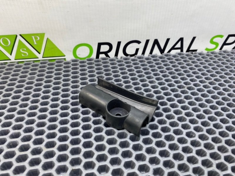 Крепление бампера, 500 рублей, Калининград