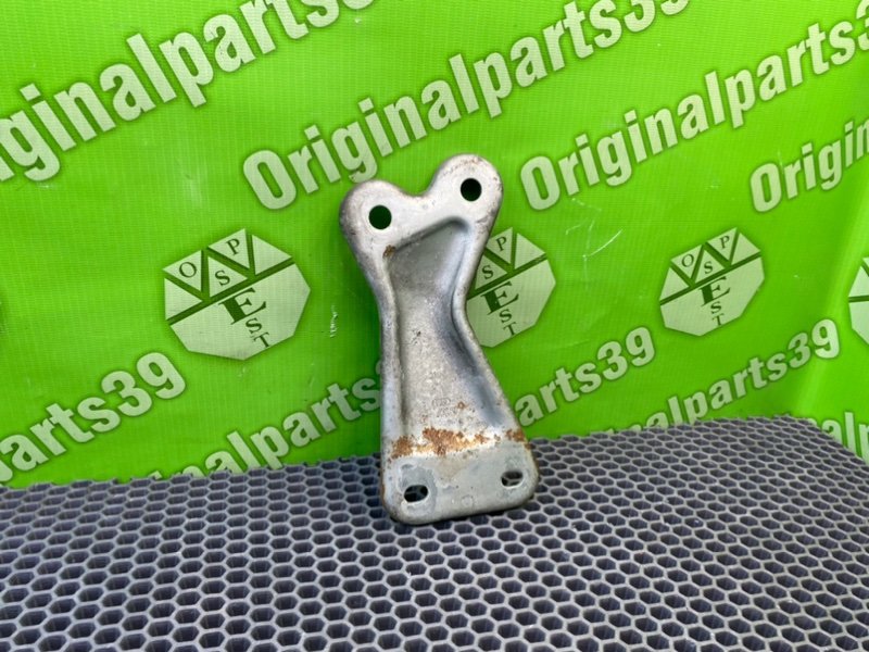 Кронштейн, 700 рублей, Калининград