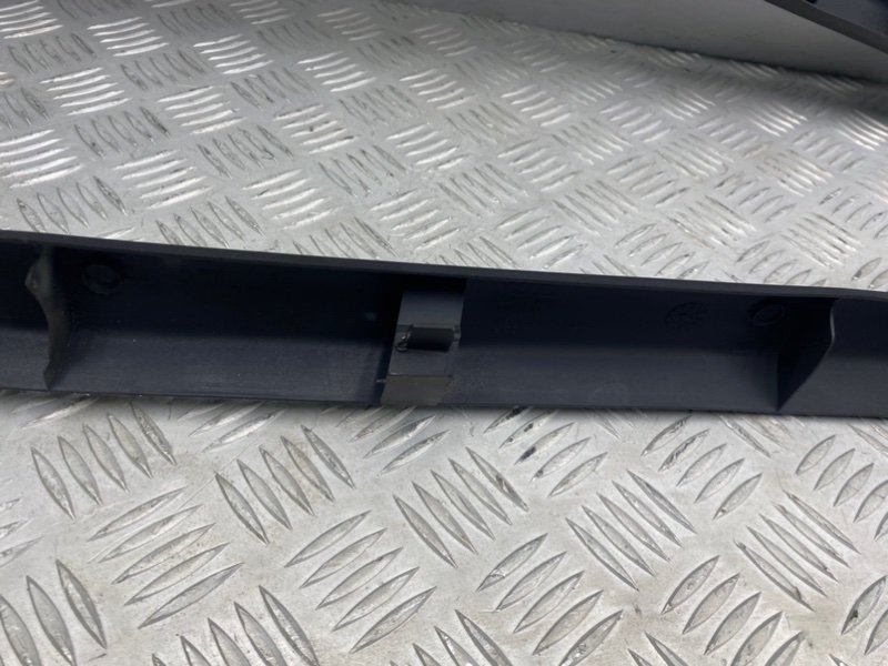 Накладки порогов, 1000 рублей, Калининград