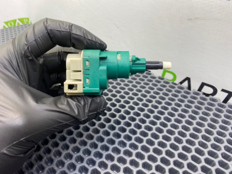 Концевик стоп-сигнала, 1000 рублей, Калининград