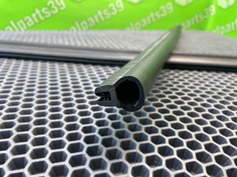 Уплотнители капота, 1300 рублей, Калининград