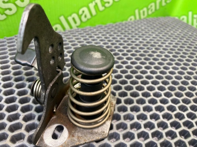 Защелка капота, 800 рублей, Калининград