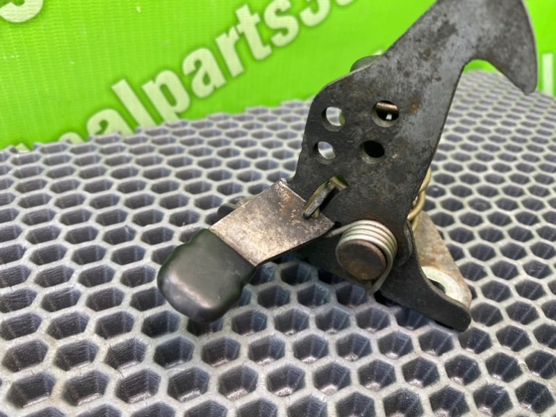 Защелка капота, 800 рублей, Калининград