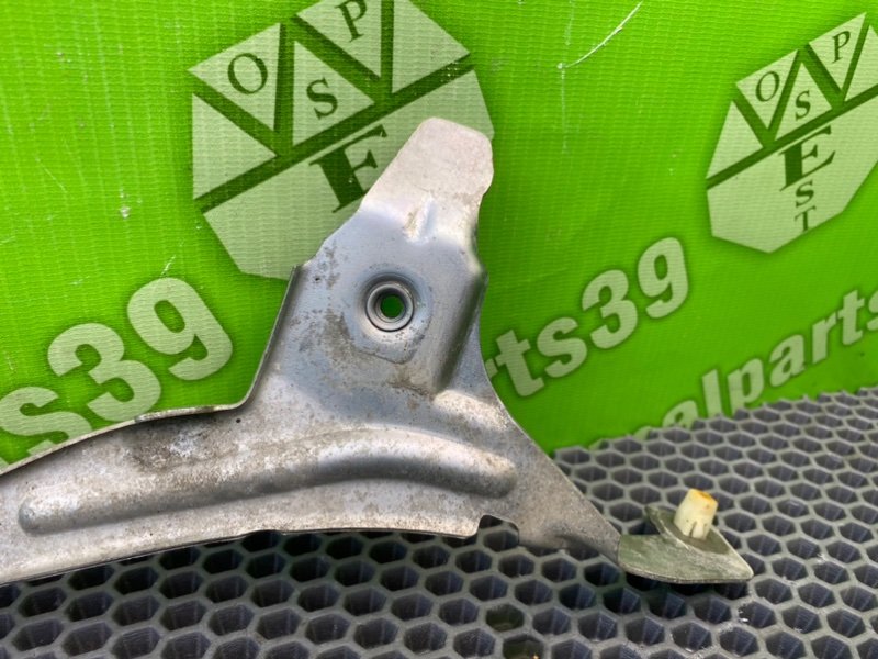 Кронштейн крыла, 1000 рублей, Калининград