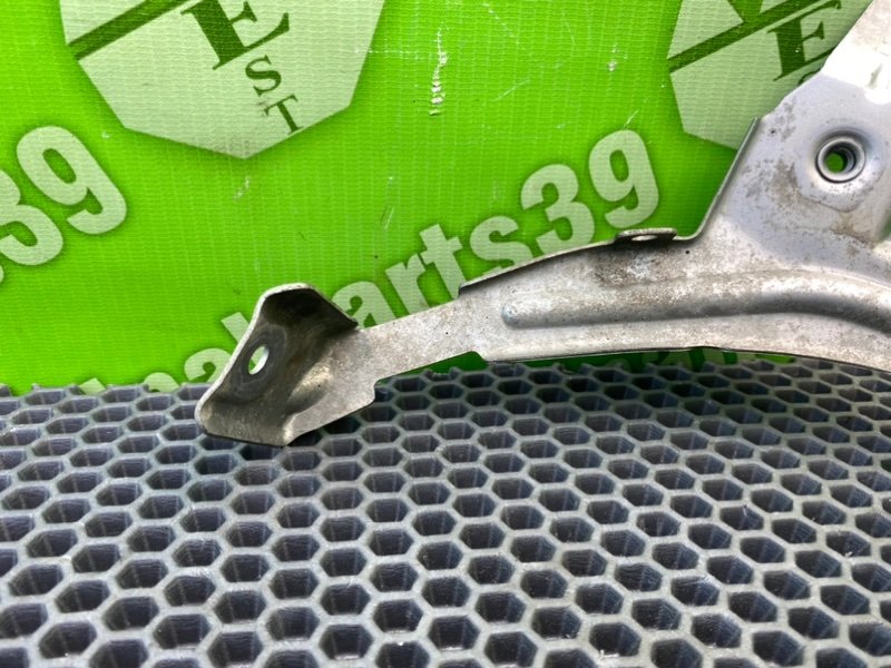 Кронштейн крыла, 1000 рублей, Калининград