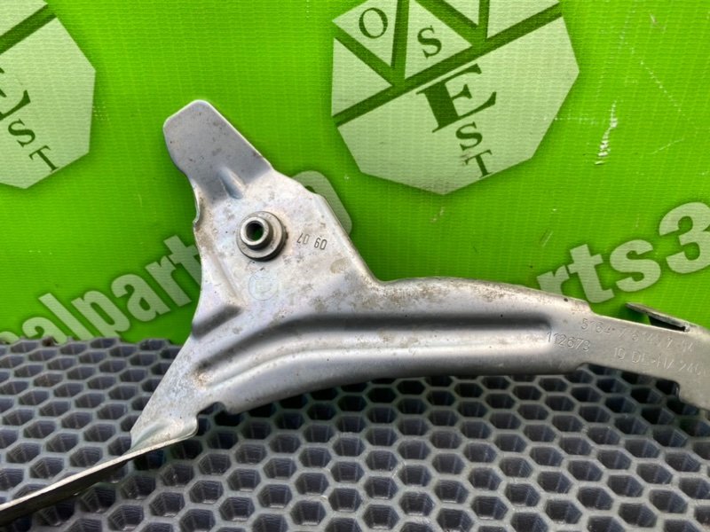 Кронштейн крыла, 1000 рублей, Калининград