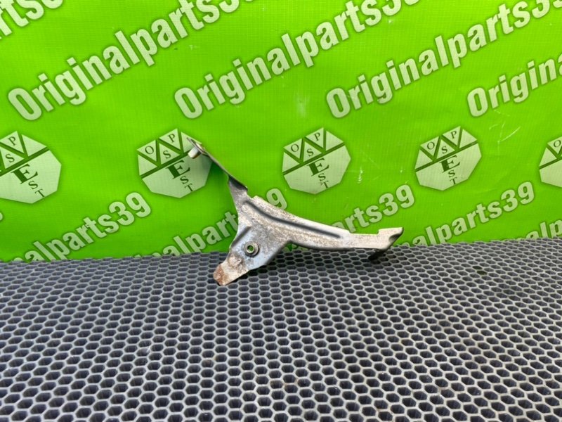 Кронштейн крыла, 1000 рублей, Калининград