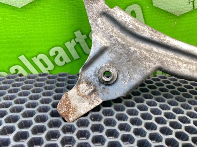 Кронштейн крыла, 1000 рублей, Калининград