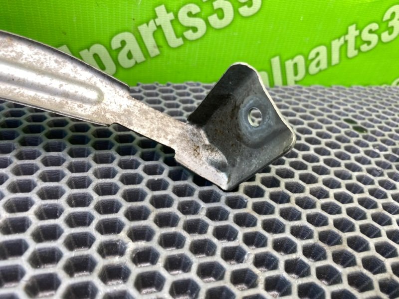 Кронштейн крыла, 1000 рублей, Калининград