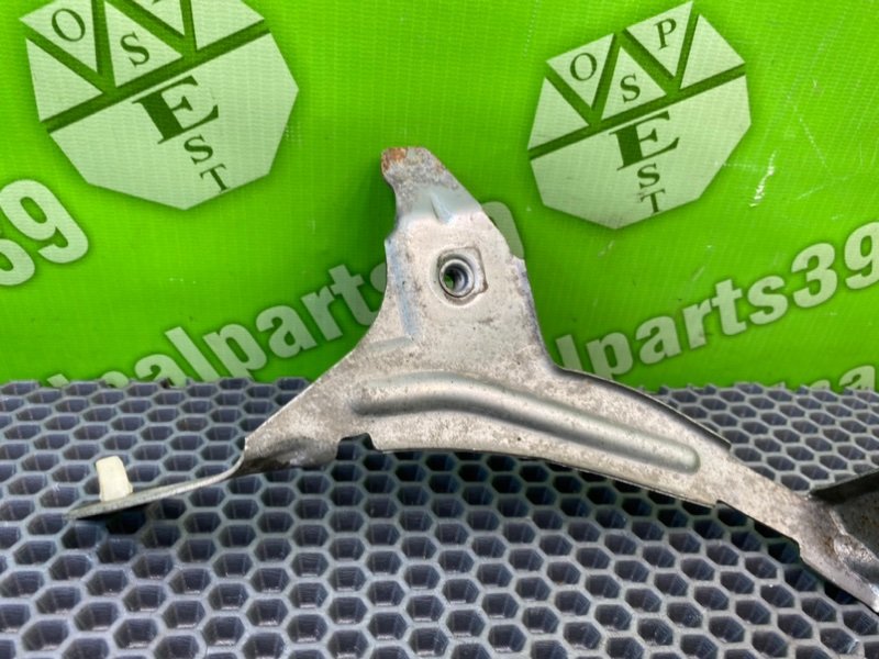 Кронштейн крыла, 1000 рублей, Калининград