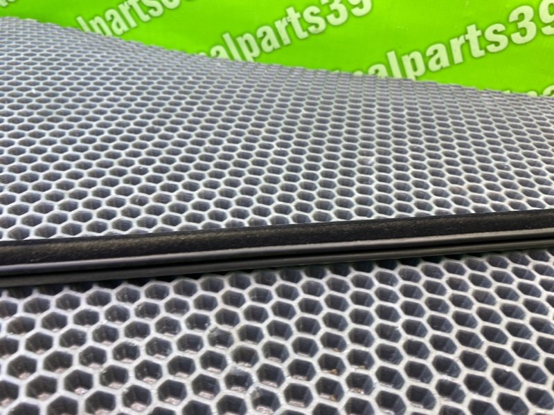 Молдинг стекла, 1000 рублей, Калининград