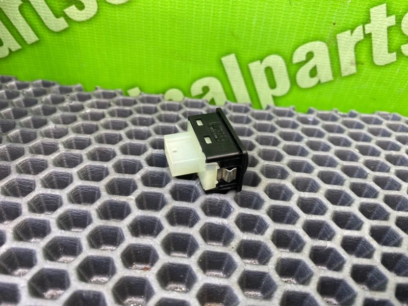 Кнопка открывания багажника, 1000 рублей, Калининград