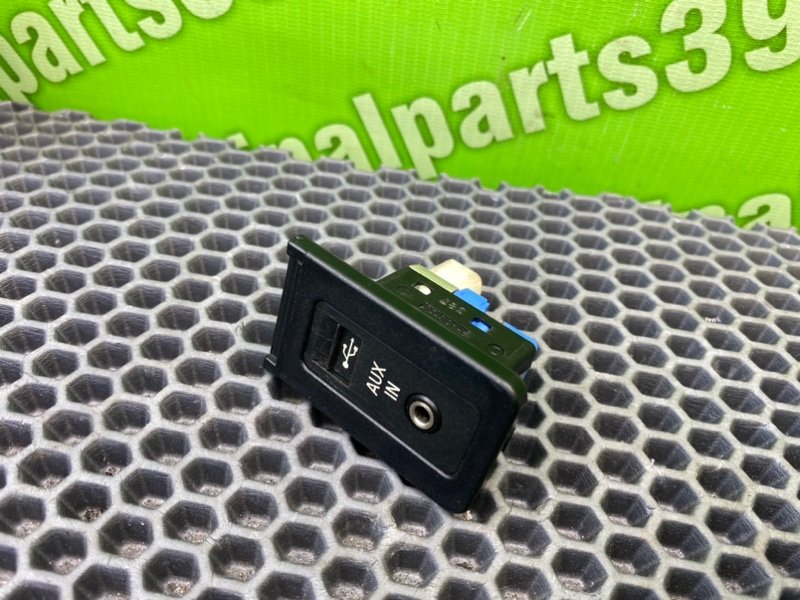 Разъём AUX/USB, 1500 рублей, Калининград