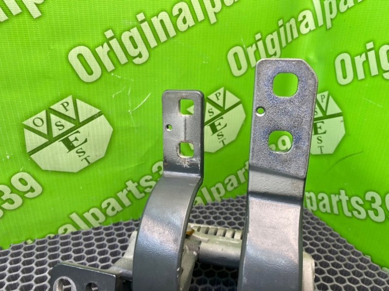 Петли багажника, 1800 рублей, Калининград