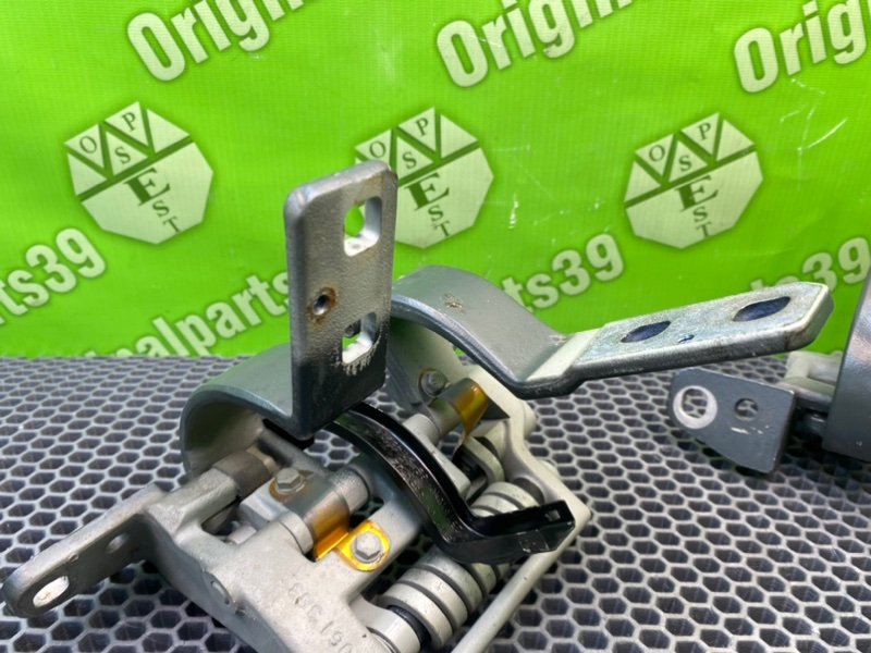 Петли багажника, 1800 рублей, Калининград