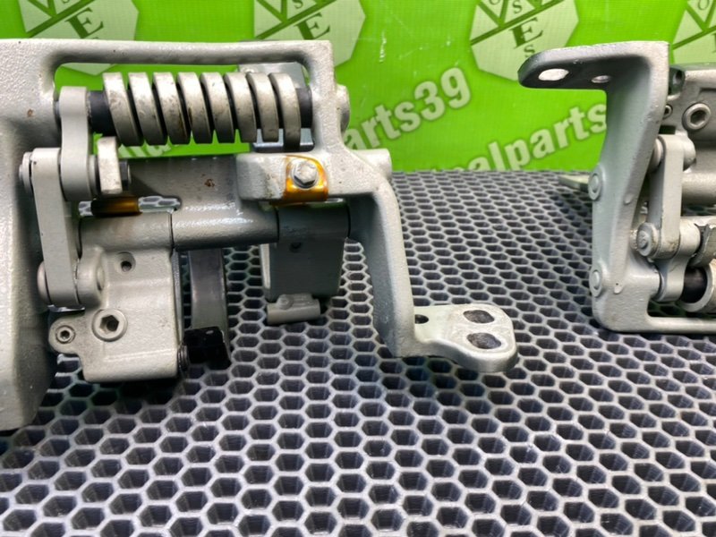 Петли багажника, 1800 рублей, Калининград