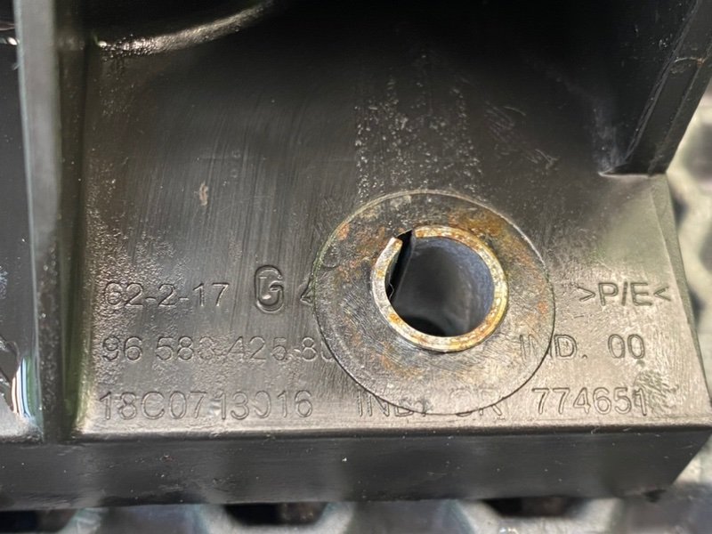 Кронштейн бампера, 700 рублей, Калининград