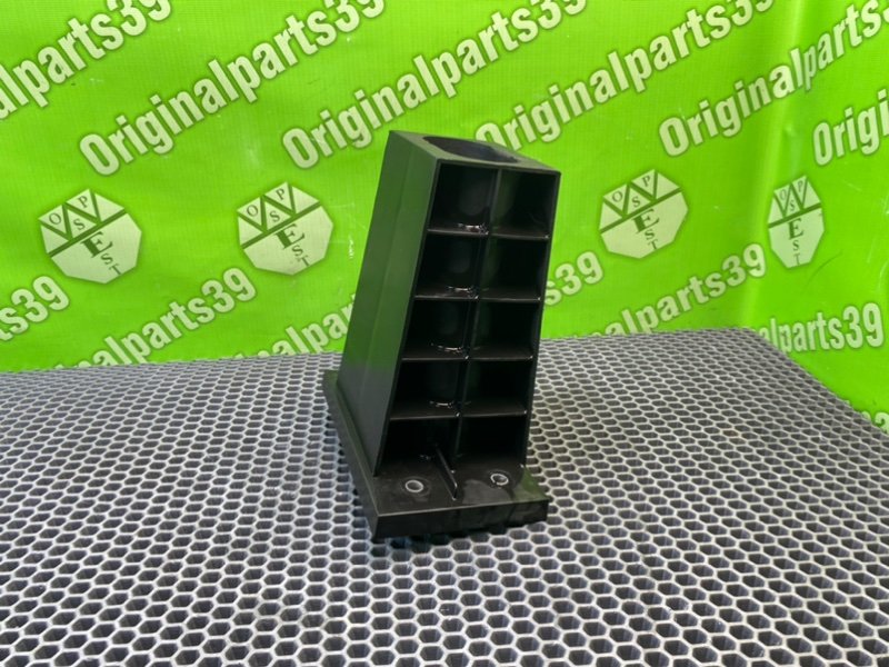 Кронштейн бампера, 700 рублей, Калининград