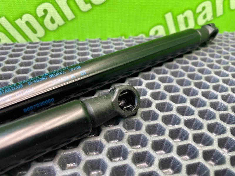 Амортизатор стекла двери багажника, 1300 рублей, Калининград