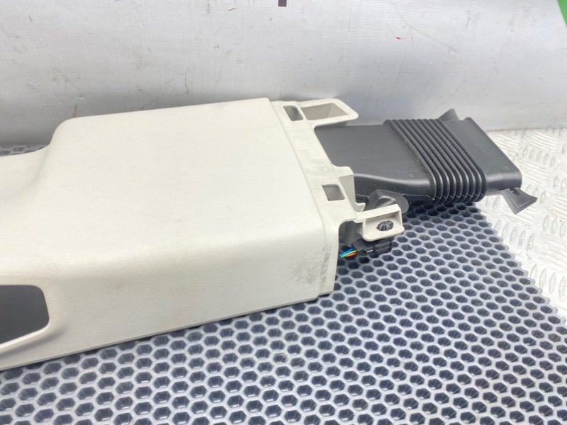 Накладка стойки, 2000 рублей, Калининград