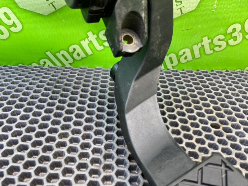 Педаль газа, 1900 рублей, Калининград