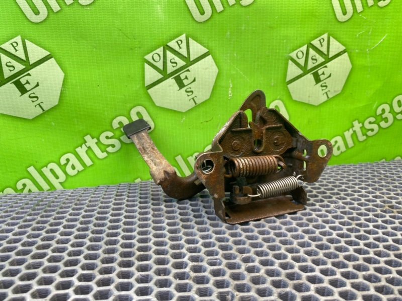 Замок капота, 1000 рублей, Калининград