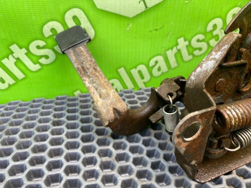 Замок капота, 1000 рублей, Калининград