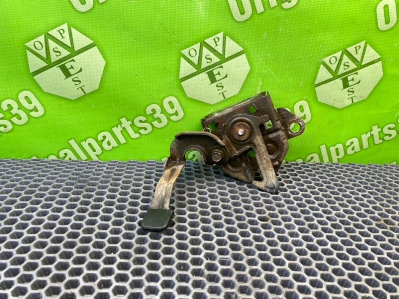 Замок капота, 1000 рублей, Калининград