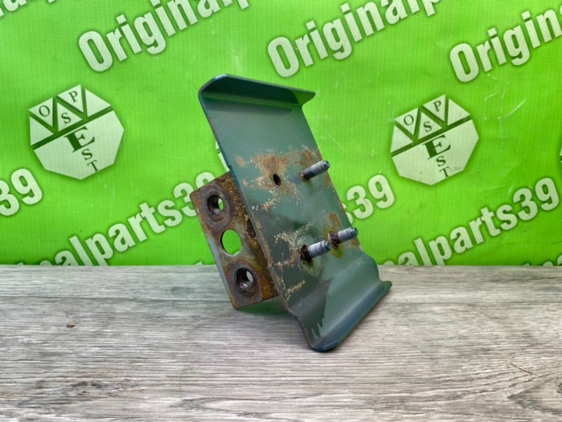 Кронштейн бампера, 700 рублей, Калининград