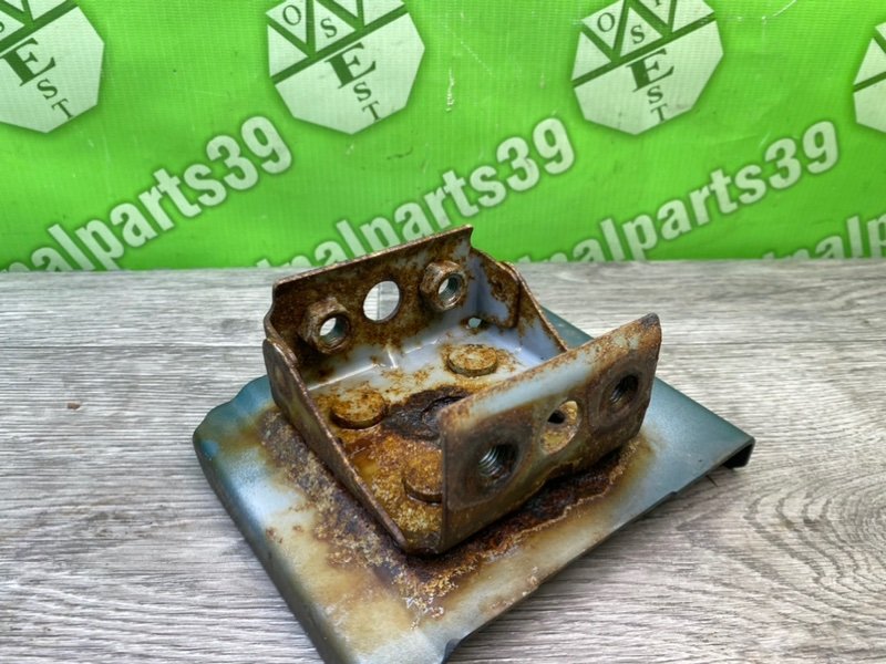 Кронштейн бампера, 700 рублей, Калининград