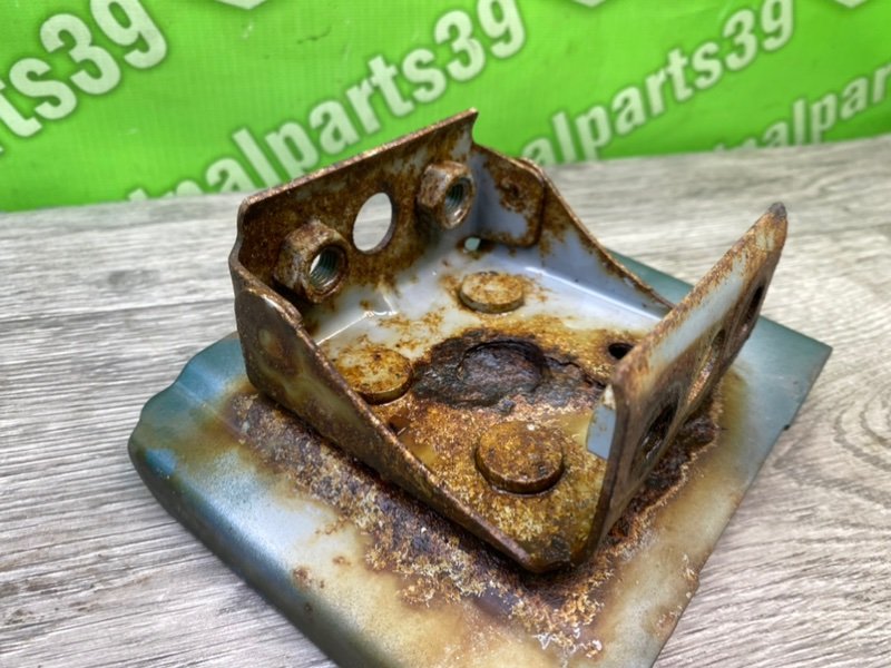 Кронштейн бампера, 700 рублей, Калининград