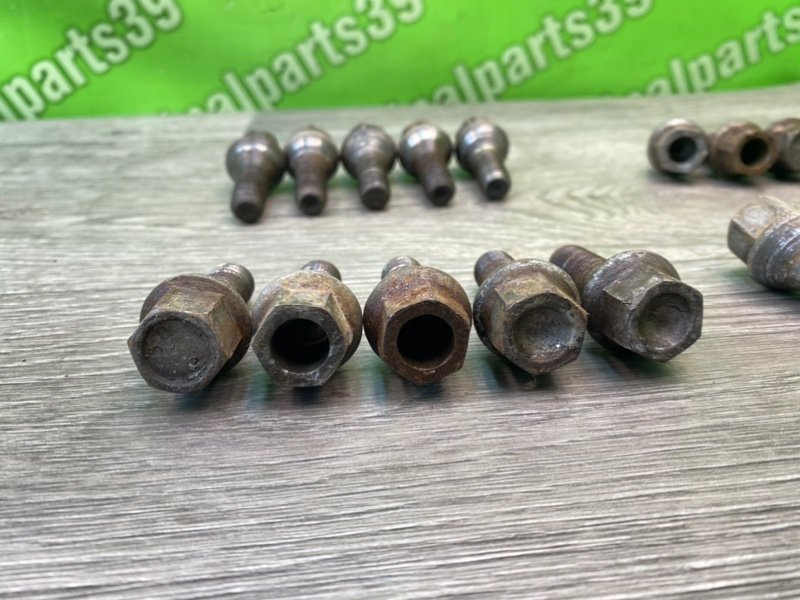 Колесные болты, 1700 рублей, Тверь