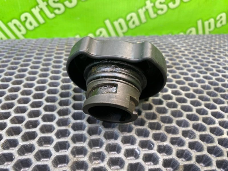 Крышка маслозаливной горловины, 500 рублей, Калининград