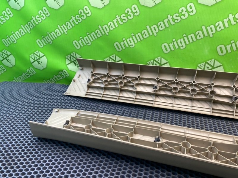 Накладки порогов, 2000 рублей, Калининград