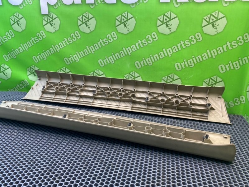 Накладки порогов, 2000 рублей, Калининград