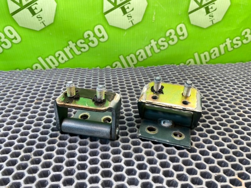 Петли багажника, 1000 рублей, Калининград